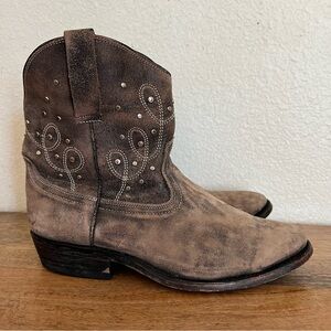 Miz Mooz Cozumel Womens Western Boots Distressed Leather Studded Ankle Pull-On 8